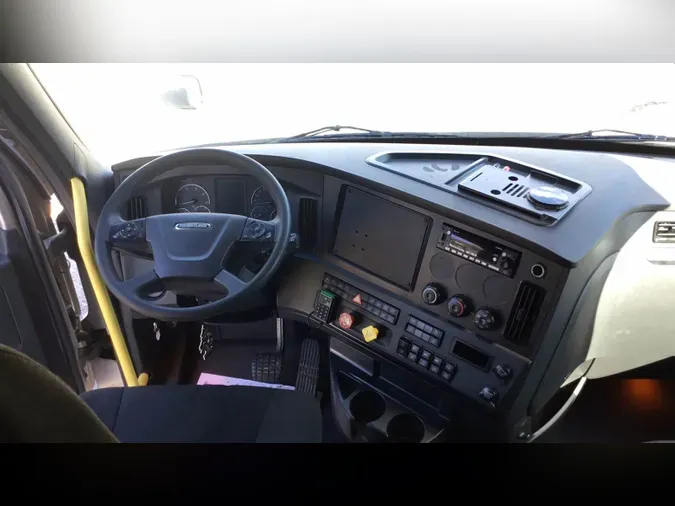 2024 Freightliner Cascadia 126