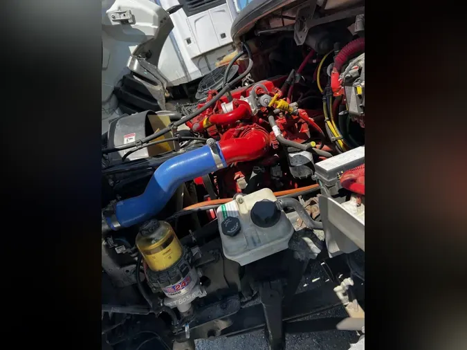 2018 FREIGHTLINER M2 106