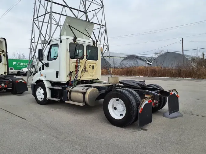 2019 FREIGHTLINER/MERCEDES CASCADIA 113