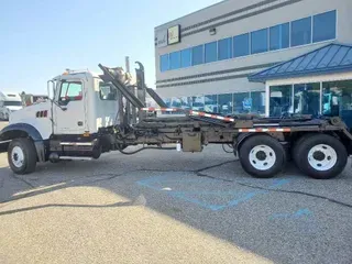 2009 MACK GU713