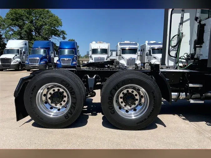 2022 INT LT625 6x4