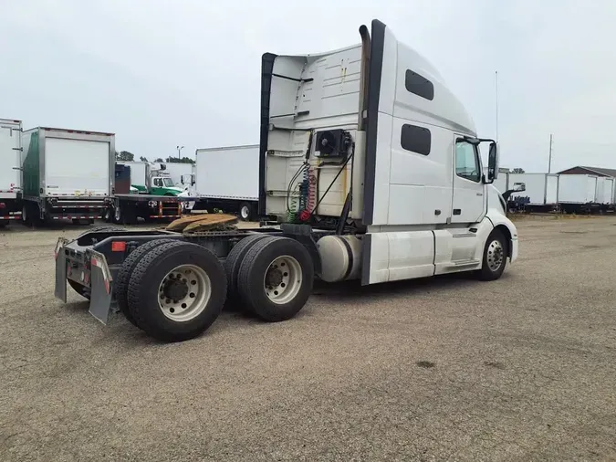 2020 VOLVO VNL64T-300