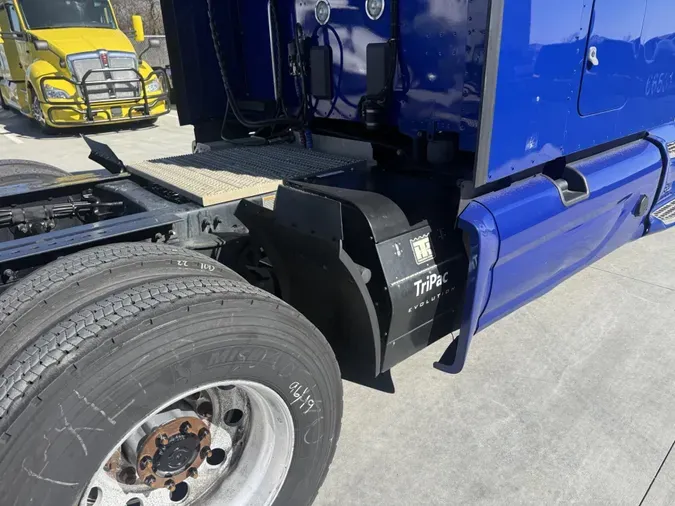 2022 Peterbilt 579cf88d577b5b45ed7883e3a05db9d2f2c