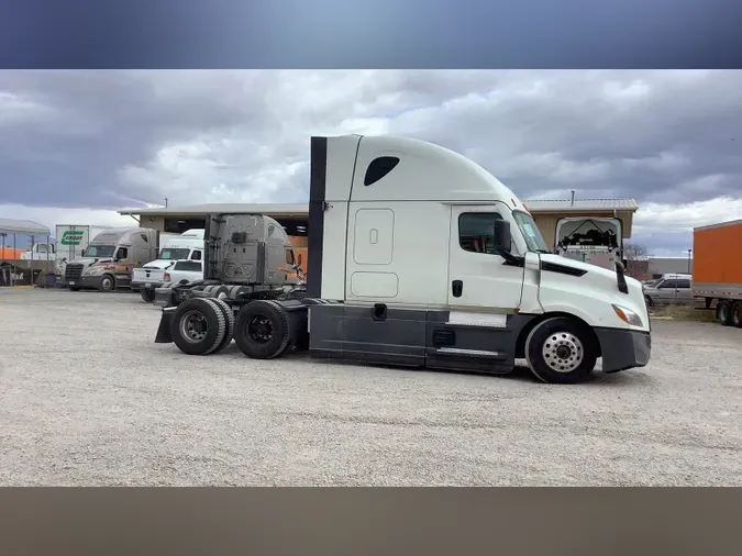 2022 Freightliner Cascadia 126cf8aa8cdf9cfa4030366b1a8c486e5ac
