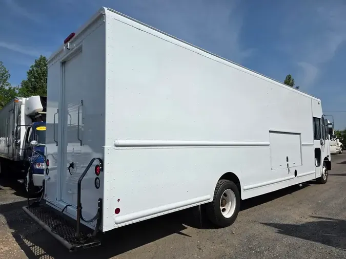 2017 FRTLR CUSTOM CHASSIS CORP MT55