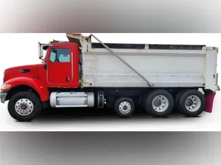 2017 Peterbilt 348