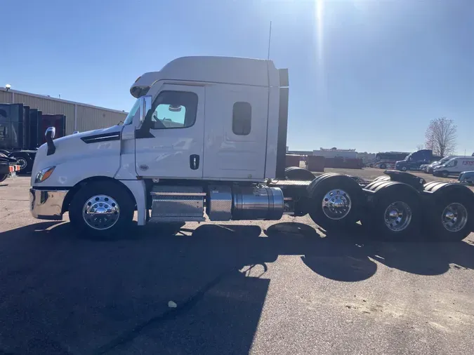 2025 Freightliner Cascadia