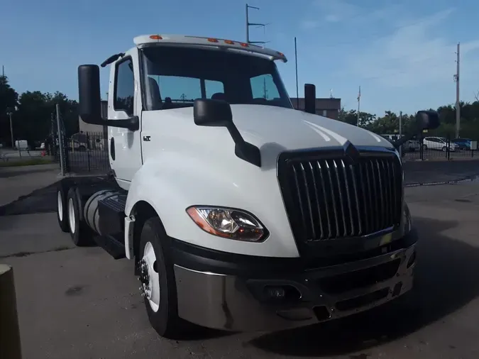 2019 NAVISTAR INTERNATIONAL LT625 DAYCAB T/A