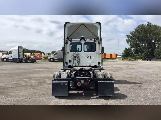 2020 Freightliner Cascadia 126cf8e4ebd3ea11b46938e994b01d18ff3