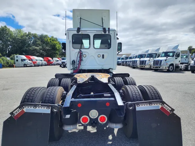 2019 FREIGHTLINER/MERCEDES CASCADIA 125