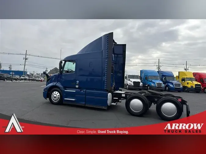 2021 VOLVO VNR640