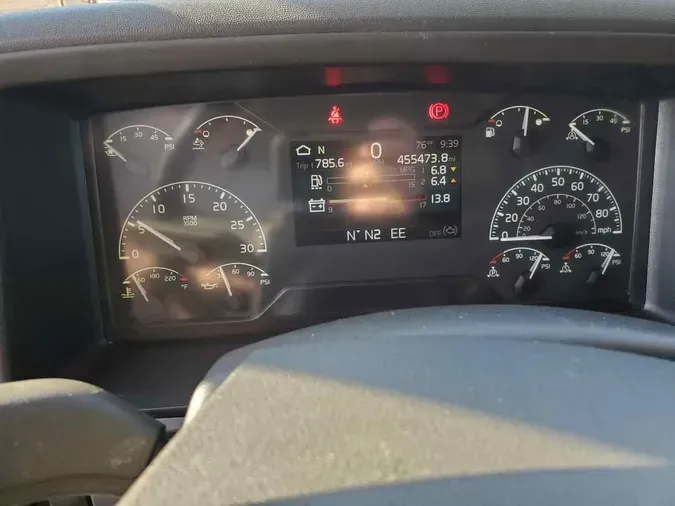 2021 VOLVO VNL64T860