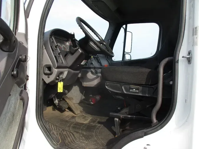2016 FREIGHTLINER M2