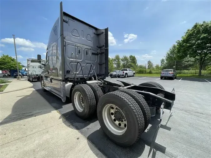 2020 FREIGHTLINER CASCADEVO1