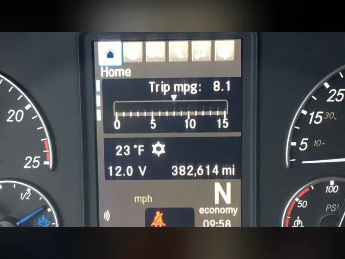 2021 Freightliner Cascadia 126