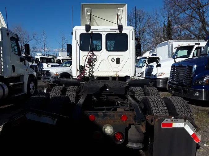 2016 FREIGHTLINER/MERCEDES CASCADIA 125