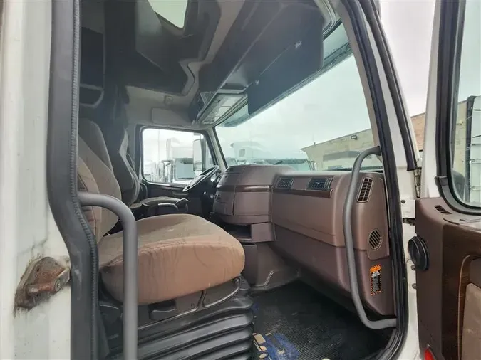 2018 VOLVO VNL670