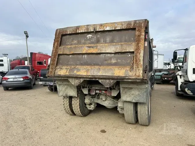 2005 MACK GRANITE CV713