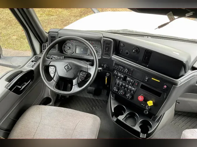 2022 INT LT625 6x4