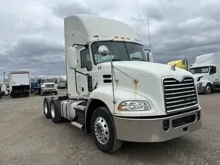 2015 MACK PINNACLE CXU613