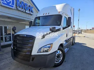 2021 FREIGHTLINER Cascadia 126