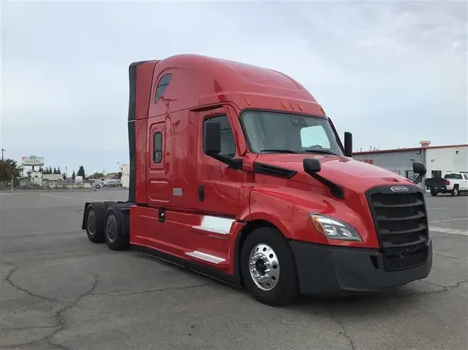 2022 FREIGHTLINER CA126