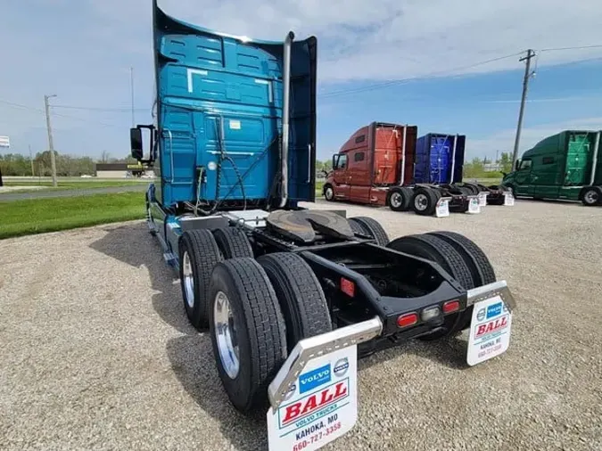 2020 VOLVO VNL64T740