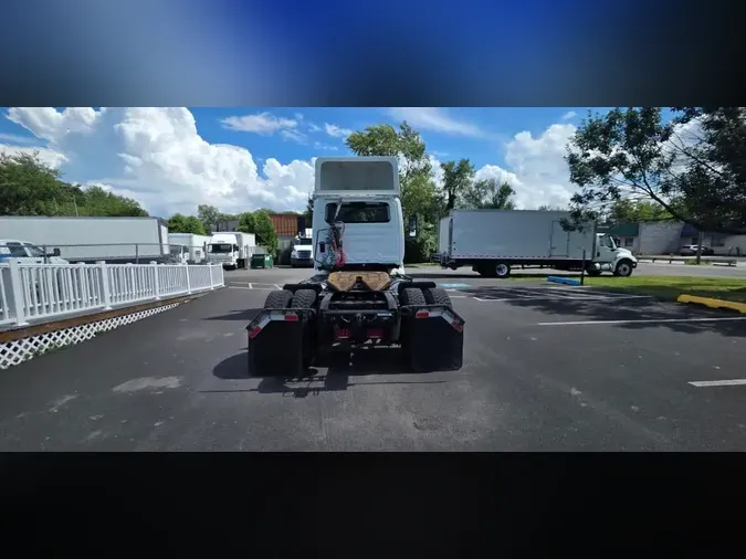 2019 NAVISTAR INTERNATIONAL RH613 DAYCAB S/A