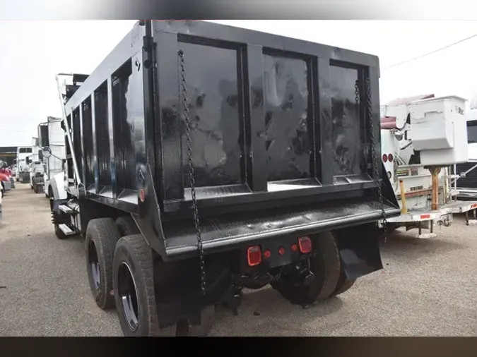 2012 MACK GRANITE GU713