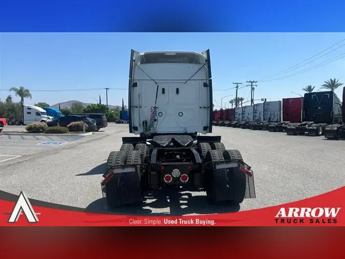 2020 FREIGHTLINER CA116
