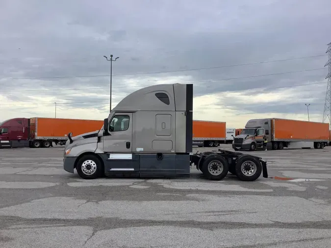 2022 Freightliner Cascadia 126