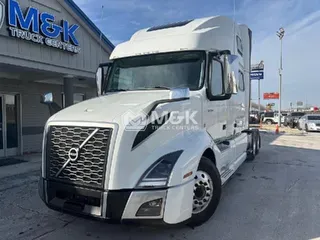 2022 VOLVO VNL64T860