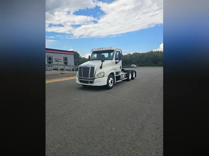 2016 FREIGHTLINER/MERCEDES CASCADIA 125cfb08f349ef2e692f5011559e3fa0b07