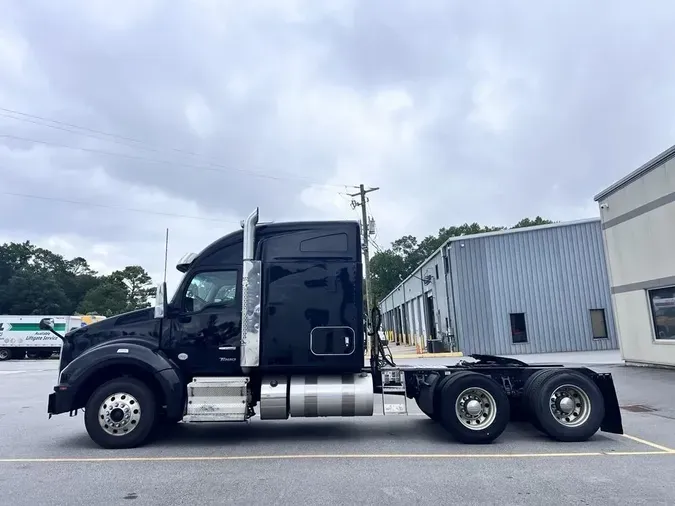 2022 Kenworth T880