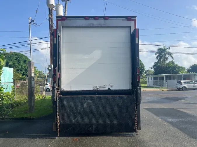 2018 FREIGHTLINER/MERCEDES M2 106