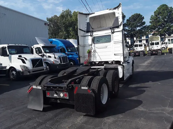 2017 VOLVO VNL64TRACTOR