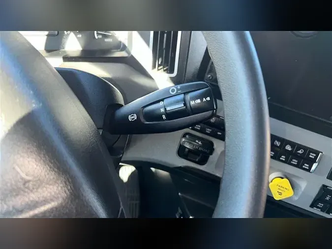 2019 FREIGHTLINER CA126