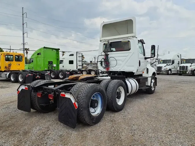 2019 NAVISTAR INTERNATIONAL LT625 DAYCAB T/A
