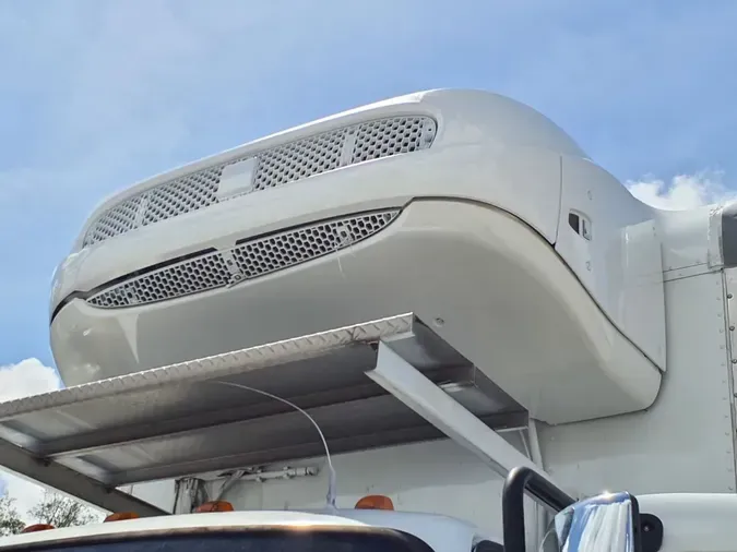 2018 FREIGHTLINER M2 106