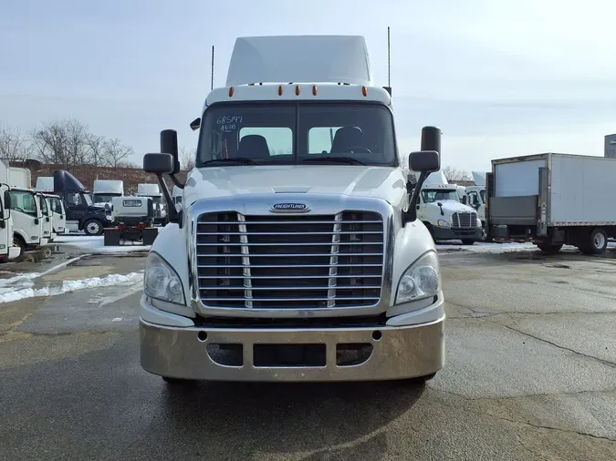 2018 FREIGHTLINER/MERCEDES CASCADIA 125