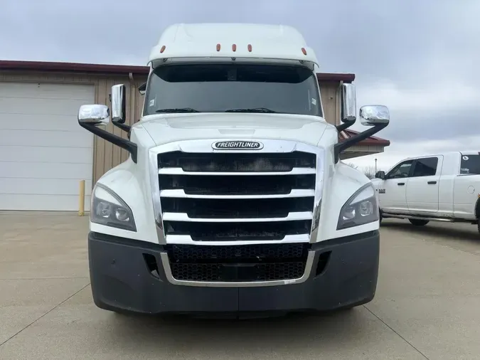 2019 Freightliner Cascadia 126