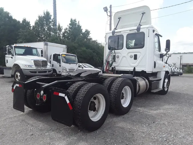 2014 FREIGHTLINER/MERCEDES CASCADIA 125