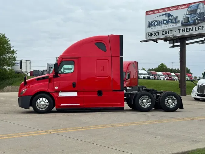 2022 FREIGHTLINER Cascadia 126cfc60e9140c641301077dfdffecfcf8b