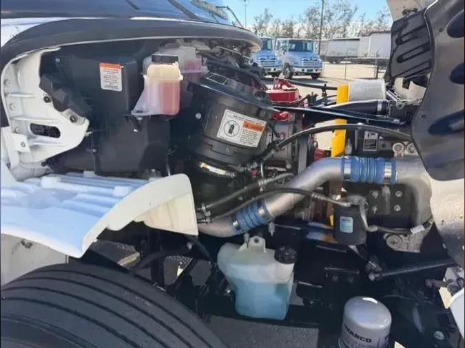 2019 Freightliner Business Class M2 106