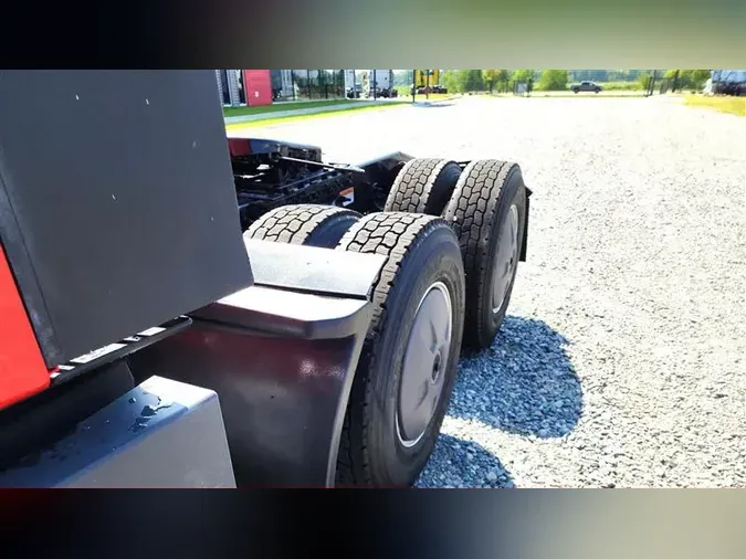 2022 FREIGHTLINER CA126
