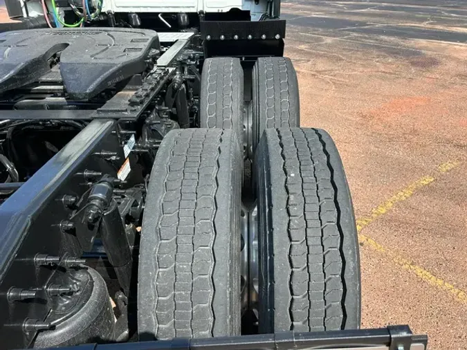 2021 FREIGHTLINER CA126