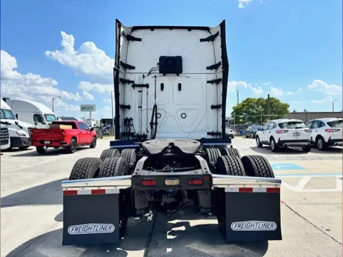 2023 Freightliner Cascadia 126