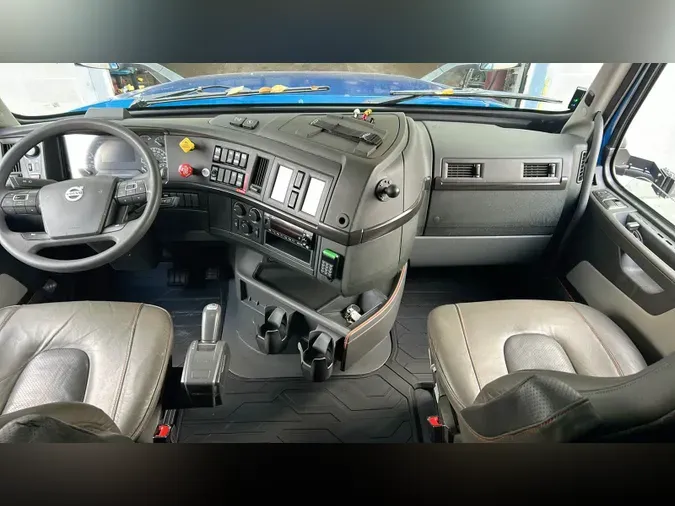 2022 Volvo VNL860