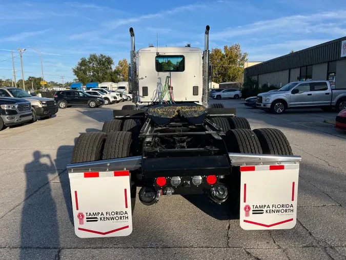 2026 Kenworth T880cfd05eb0f36d801cf6b076332617ab3b