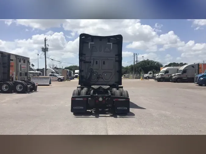 2025 Freightliner Cascadia 126